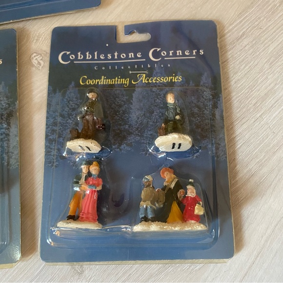 Lot of 3 Cobblestone Corners Accessory Sets – 12-Piece Christmas Village Scene - Picture 4 of 8